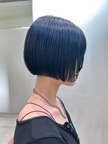 切りっぱなしボブショートボブ前下がりブルーブラックミニボブ