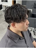 センターパートツイストパーマメンズカットパーマショート