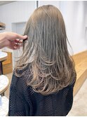 ホワイトグレージュ顔周りレイヤー韓国ヘア美髪ロング_ba378772
