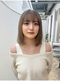 内巻きボブミディアムレイヤーベージュ