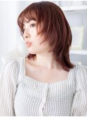 暖色系カラーひし形ミディ小顔ハッシュカットワインレッドa
