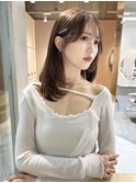 【軽やかに魅せる!ミディアムレイヤーで大人可愛い】
