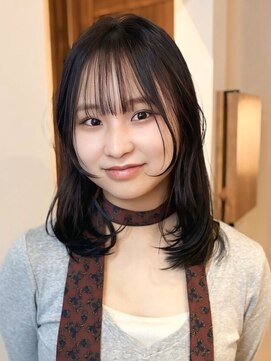 セミロング 顔周りカット グレージュ 赤み消しカラー 10代20代