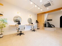 ETERUNA HAIR&SPA【６/１NEW OPEN（予定）】の雰囲気（ipadスタンド設置で、快適にNetflix、雑誌が見れます）