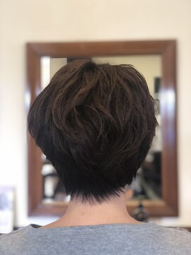 スガタ リフレクション(SUGATA reflection) ゆれツヤショートボブ