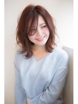 ベージュ ミズホ(BEIGE MIZUHO) 程よくルーズな毛束感がナチュラルな大人ヘアを演出♪