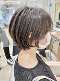 横顔美人ショートボブ