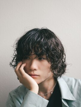 トゥ(TOE) パーマとボブウルフの雰囲気あるスタイル