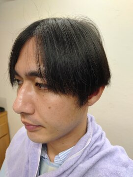 ヘアーカットデザインサロン スマッシュ 田町店(Hair cut design salon Smash) ストレートセンターパート マッシュ　髪質改善　縮毛矯正刈上げ