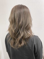 ジェナ(Jena)&nbsp;グレイカラー×明るい白髪染め