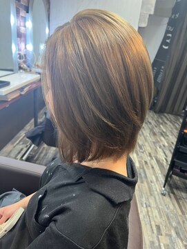 ヘアー リードレス(hair Re:dress) ミディアムマロンベージュサラツヤ髪前髪なしスタイル