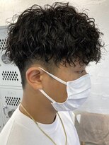 マグ カーネ バイ フィフス(Mag KANE by fifth) ツイストスパイラルパーマメンズマッシュセンターパートウルフ