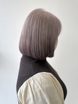 イト(ito.) 脱白髪染めホワイトパールボブ_ダブルカラー_エフェクトブリーチ