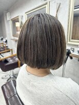 リアン(Lien)&nbsp;極細ハイライト×くすみグレージュ/切りっぱなしボブ/透明感