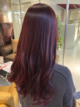 ラシェンテ 旧居留地(La Sente) 深みワインレッドが際立つ艶ロングヘア
