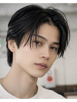 ポーチバイハニー オモテサンドウ(PORCH by HONEY omotesando) フェザーパーマ/刈り上げセンターパート/センターパート黒髪