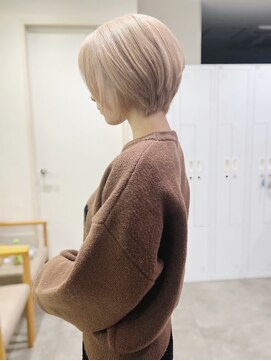 チェレ ブラン 堺東店(Chere brun) ハイトーンショートボブ×ミルクティーベージュ×くびれショート