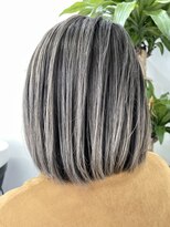 ドレ(DORE)&nbsp;ホワイトグレージュ【バレイヤージュ、ボブ】