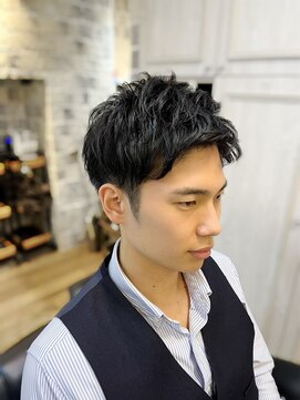 ミリオンバックス 上野(Million Bucks) ツーブロかきあけニュアンスパーマ[メンズツーブロ/上野]