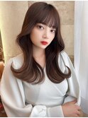 今どきの韓国風スタイルはくびれを大きく見せるのがポイント