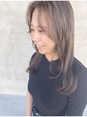 くすみ過ぎないグレージュカラー