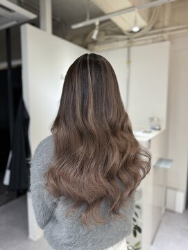 アルマバイロサ(ALMA by ROSA) ベージュバレイヤージュスタイル/担当:【ギャル仙人】RENTA