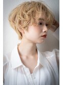 ハイトーンカラーホワイトブロンド抜け感ショートu志木10代20代