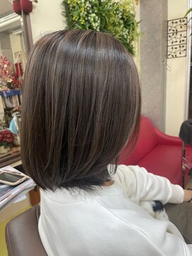 サントロペ(SAINT-TROPEZ) 柔らかグレージュ