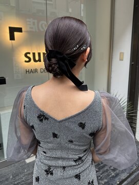 スミ(sumi) つるんと、タイトシニヨン