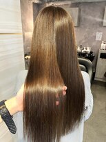 エルバイラビス 大宮(elu by lovis)&nbsp;《高橋亜美》オリーブブラウン/オリーブ/艶カラー/大宮