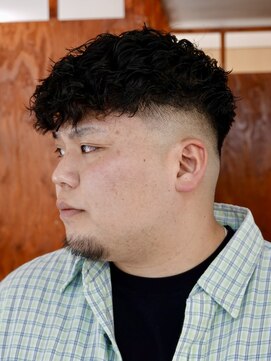 ロマンズヘッド(浪漫頭髪 ROMAN’S HEAD) 縦落ちスペインカール