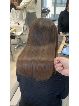 エラ(Ella) 髪質改善×ミルクブラウン艶カラー