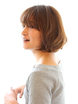 レウナ 外苑前(Reuna) ３０代４０代５０代大人可愛いニュアンスボブ　ニュアンスカール