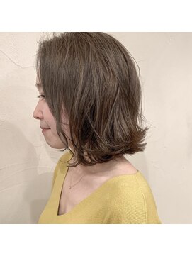 ファヴォリ(favori) 【favori　自由が丘】　外国人風ミディ