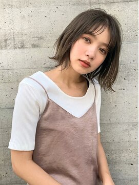 メイクス 表参道(MAKE'S omotesando) 大人かわいい 透明感オリーブベージュ 外ハネボブ 前髪