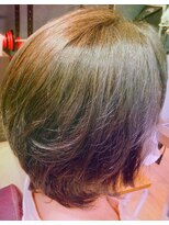 フラッシュ 高蔵寺店&nbsp;襟足の長さを残したショートボブ