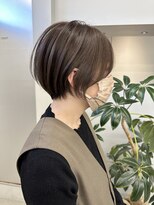 ヨロ 小岩(YOLO) レイヤーカットハイライトショートヘアイルミナカラーオージュア