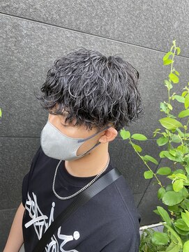 クオル 立川(QOL) 波巻き刈り上げマッシュ