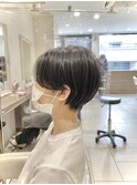 耳掛けで可愛いハンサムショート【Ash大泉学園 横山】