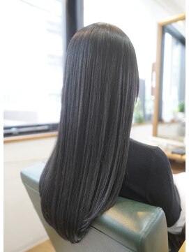 キキコウベ(kiki-kobe) ロングスタイル×水素トリートメント×暗髪
