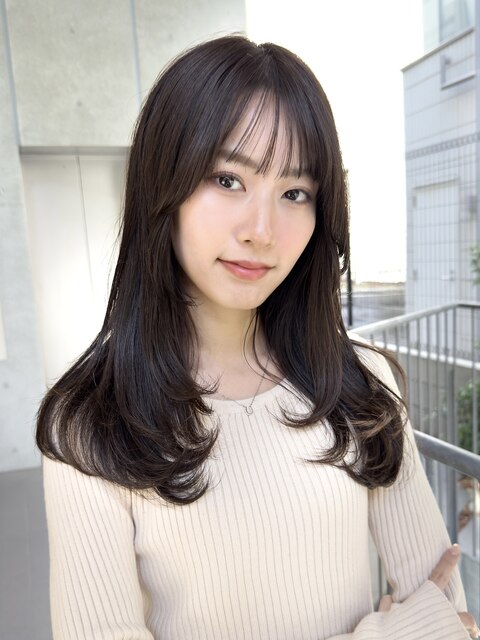 内巻きレイヤー簡単ヘアアレンジロング顔周り前髪カット髪質改善