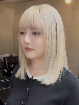 キラ 渋谷(KILLA) ★レイヤーカット/美髪/イメチェン/ミディアム/ホワイトブロンド