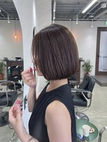 トーン(tone)&nbsp;首が綺麗に見える前下がりボブ×大人ベージュ