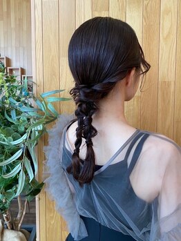 ミネヘアアンドメイク高知店の写真/結婚式・およばれ・二次会受付中☆経験豊富なスタッフが、あなたの魅力を最大限に引き出します◎
