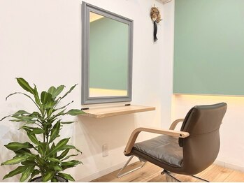 キャリカ(carica)の写真/【中崎町2分/完全貸切マンツー】隠れ家サロンで癒しの空間をお届け。年齢に伴う髪の悩みも安心して相談可◎