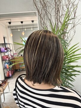 プラム(plum.) 抜きっぱなしハイライト/きりっぱなしボブ