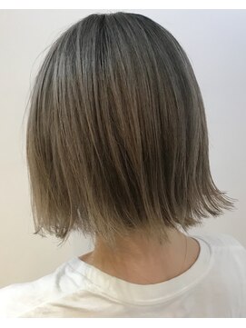 グッデイ ヘアー(GOOD DAY HAIR) 【GOOD DAY HAIR】《フラットボブ:アゴ下ボブ;ミルクティー》