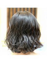 クオリス 上板橋店(QUALIS)&nbsp;20代30代40代　肩ライン黒髪ゆるふわウェーブ/ツヤ髪ボブパーマ