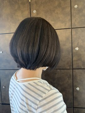 フォルテ 草薙店 前下がりふんわりショートボブ