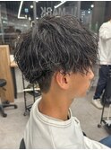 スパイラルパーマツイストパーマアップバング短髪メッシュ